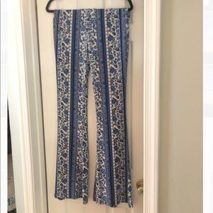 Floral blue flowy patterned pants